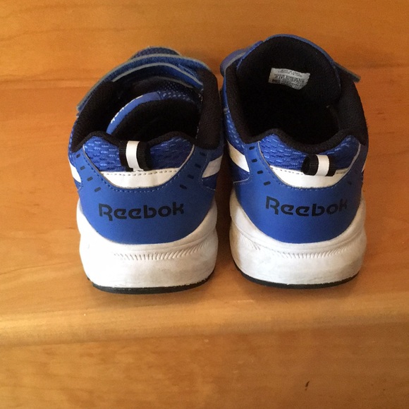Reebok running shoes kids/youth size 2. - Picture 3 of 5